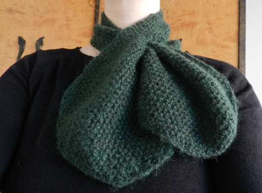 A knitted keyhole scarf from 1948